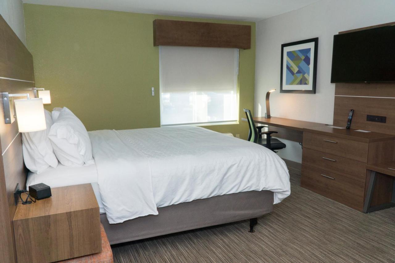 Holiday Inn Express Hotel & Suites Madison By Ihg Экстерьер фото