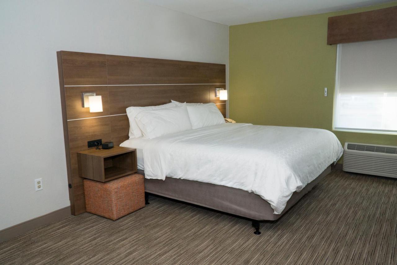 Holiday Inn Express Hotel & Suites Madison By Ihg Экстерьер фото