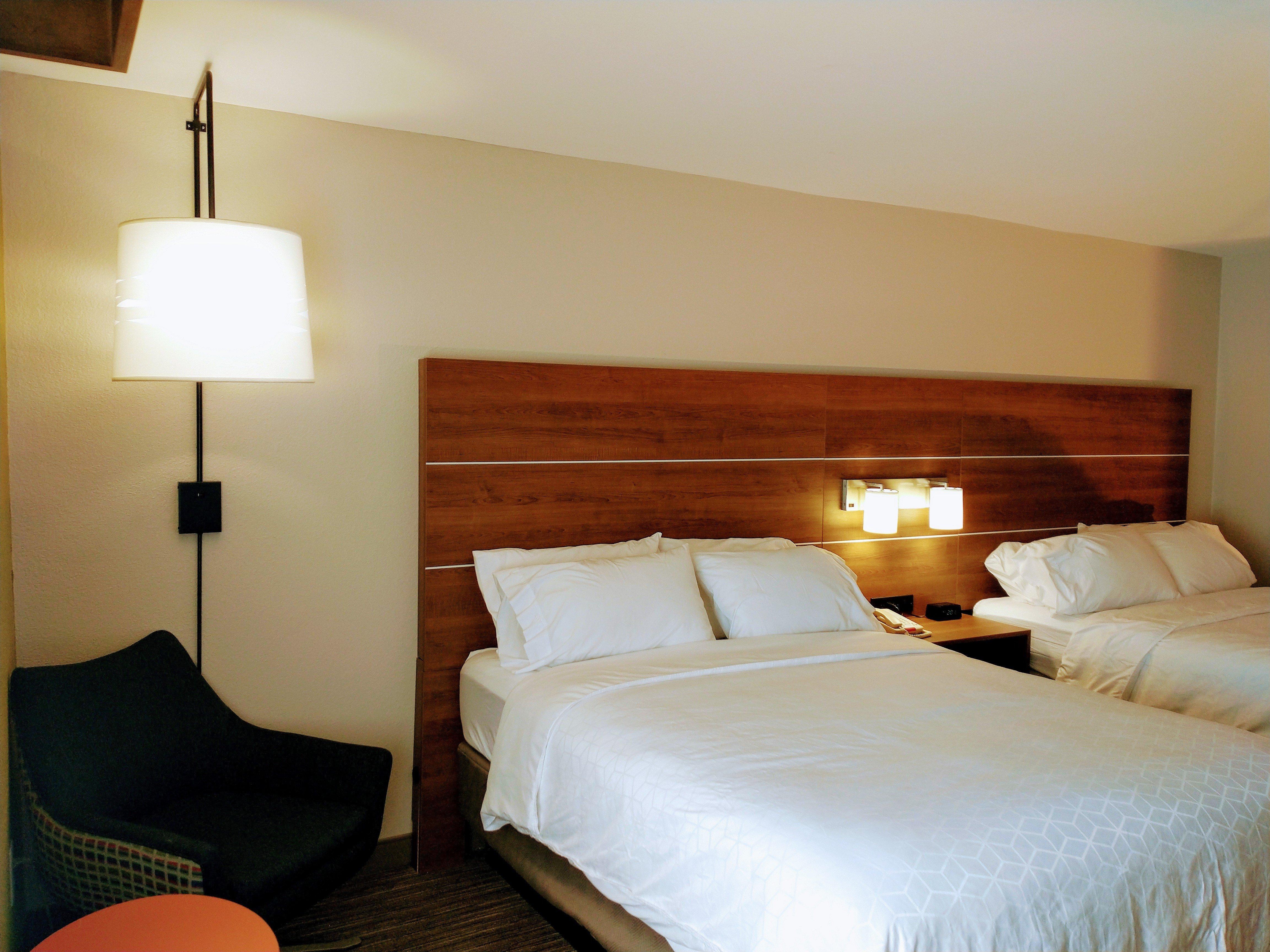 Holiday Inn Express Hotel & Suites Madison By Ihg Экстерьер фото