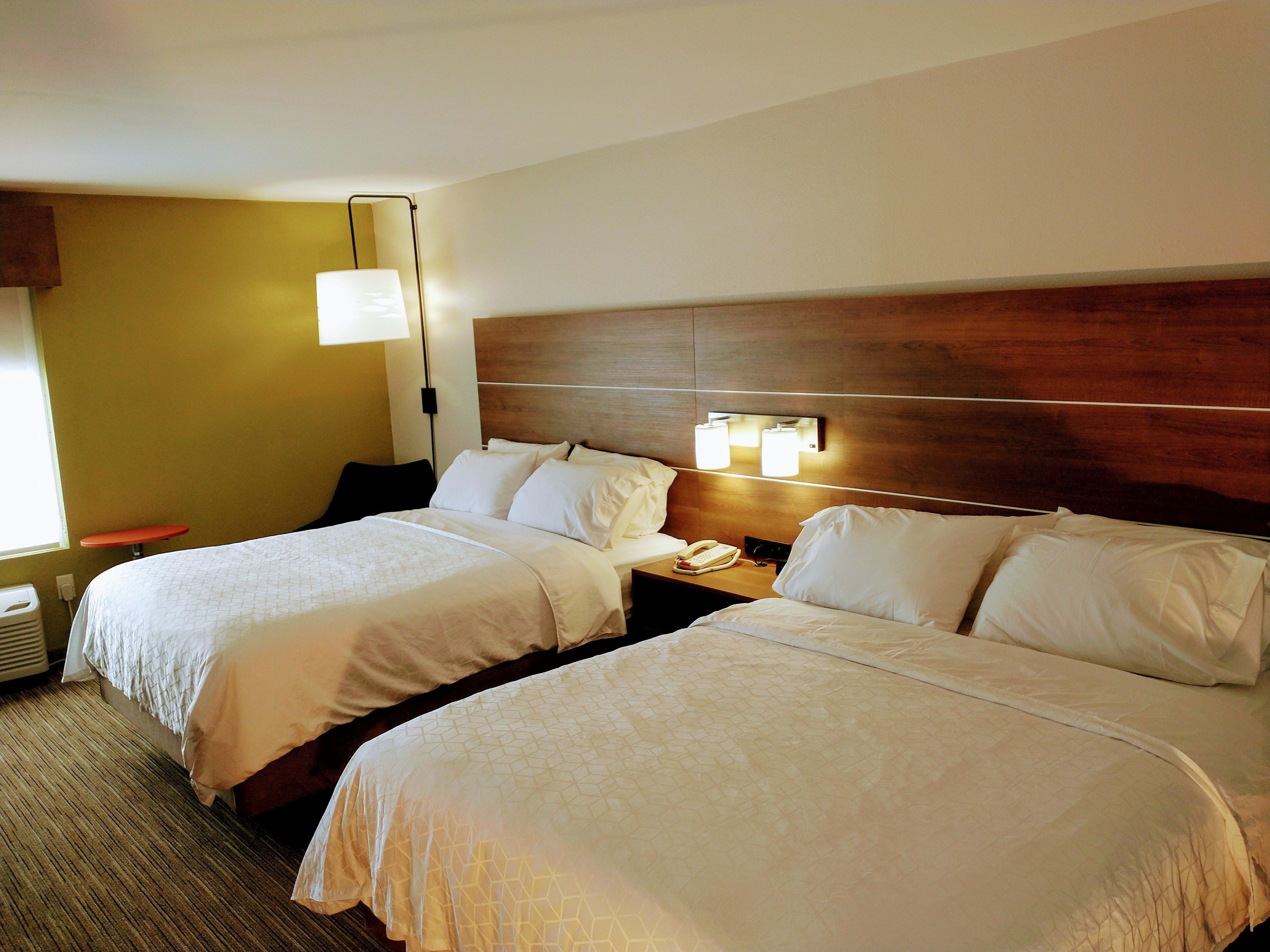 Holiday Inn Express Hotel & Suites Madison By Ihg Экстерьер фото