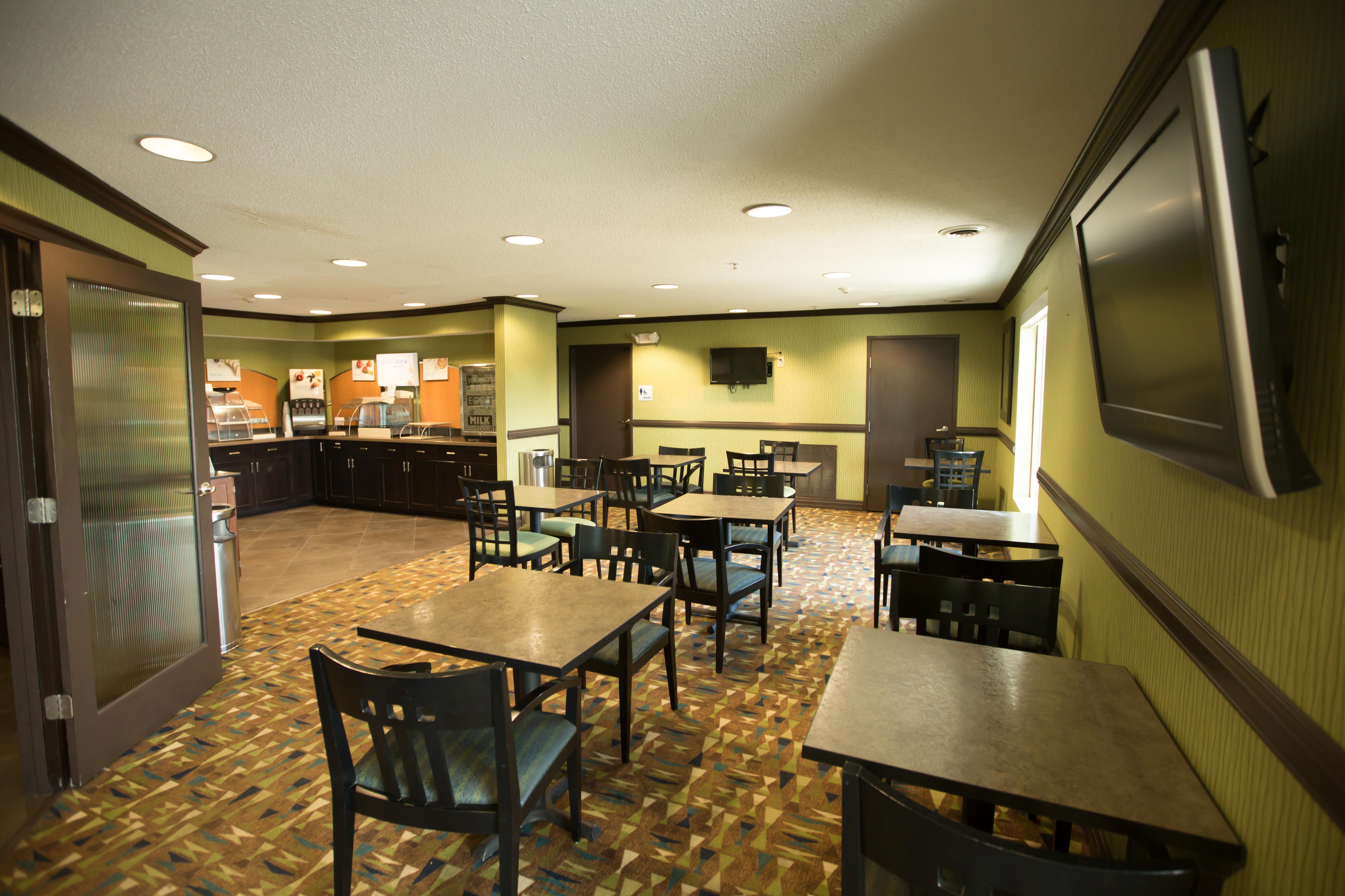 Holiday Inn Express Hotel & Suites Madison By Ihg Экстерьер фото
